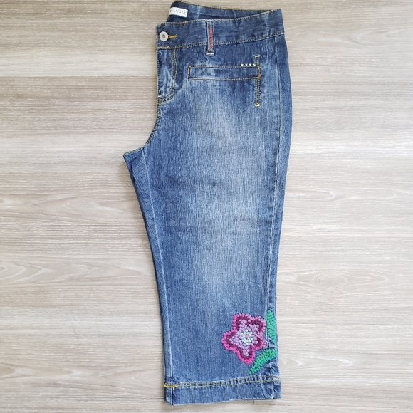 Tommy Hilfiger Vintage Embroidered Denim Capri - Picture 4 of 15